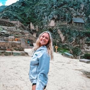 Meet your Posher, Chloe